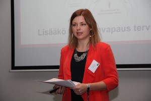 Satu Korhonen esittelee Terveyden tulevaisuudet -pohjaselvitystä